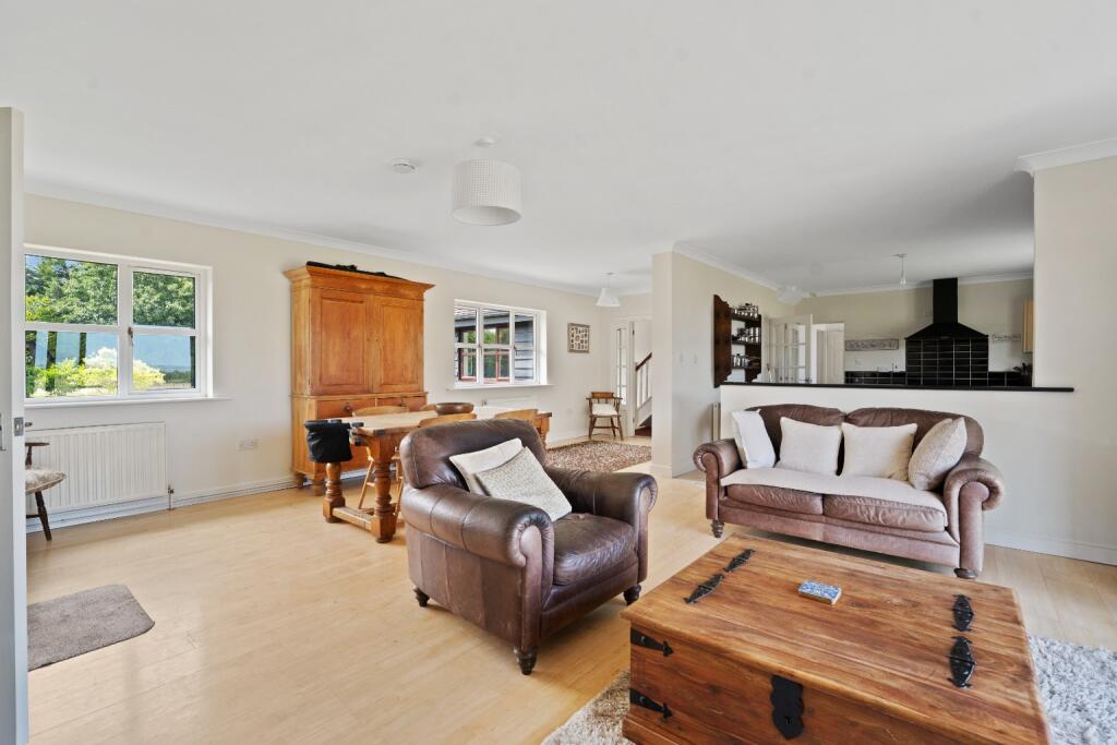 House in Swale, Upper Rodmersham, Rodmersham - More