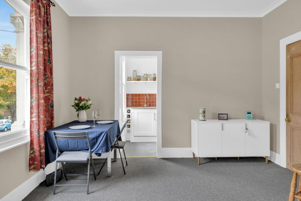 Apartment in London - View 3