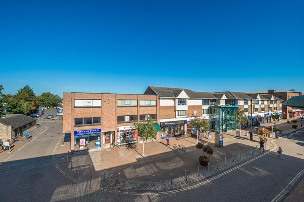 Main image of property: High Street, Kidlington, Oxfordshire, OX5