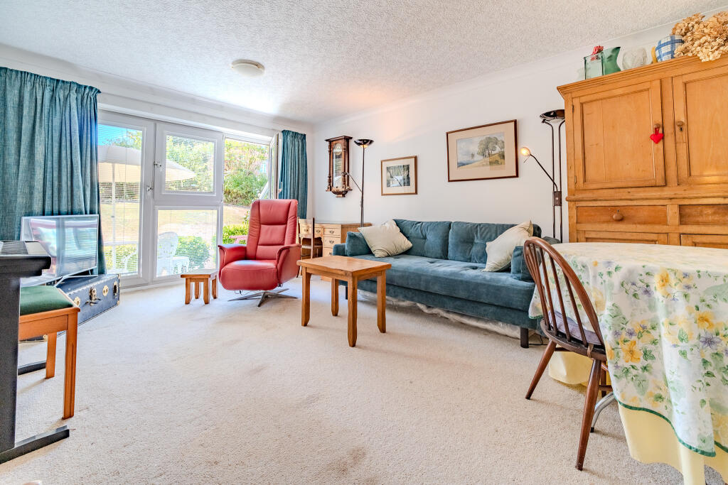 Apartment in Eastbourne, Meads - View 5