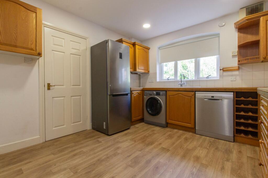 Mildmay Court, Odiham, RG29 photo 3