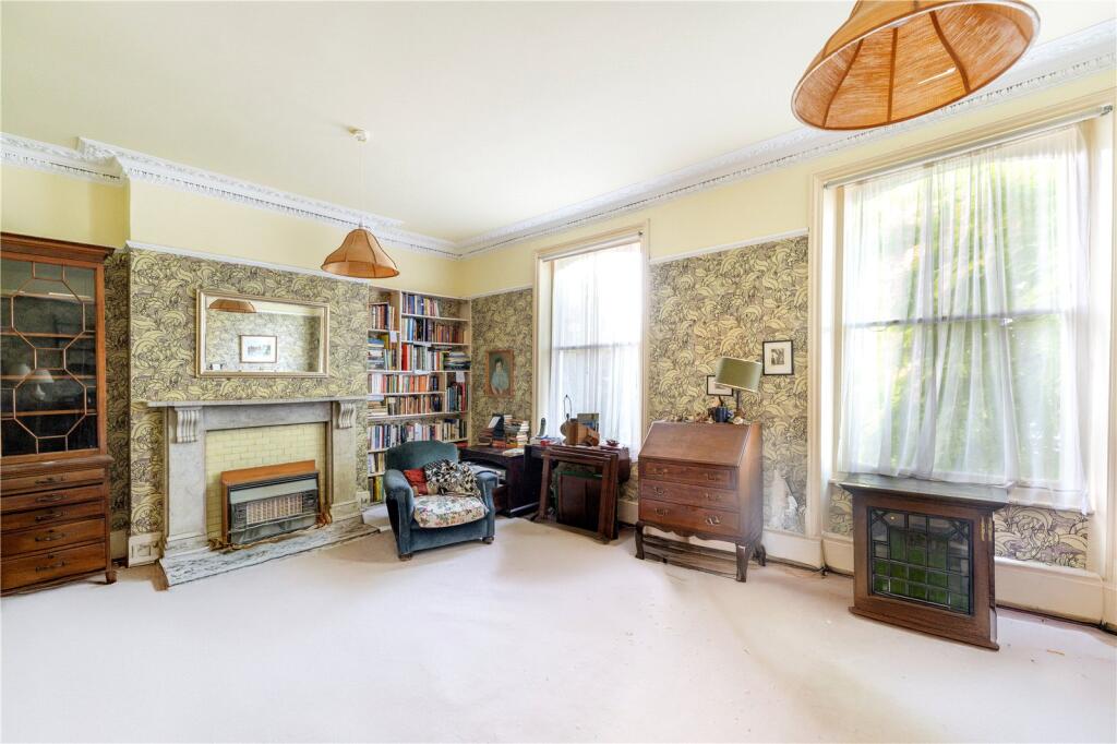 House in Richmond, Petersham - More