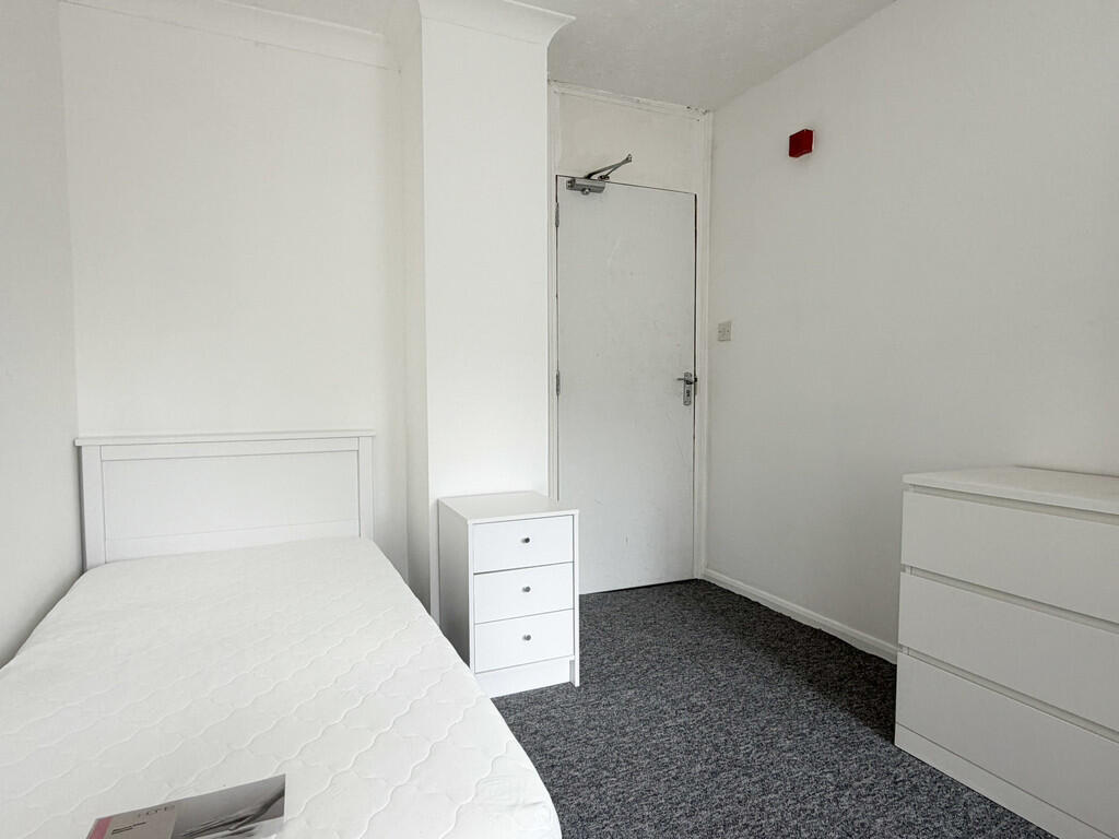 Main image of property: Room 5, Park Lane