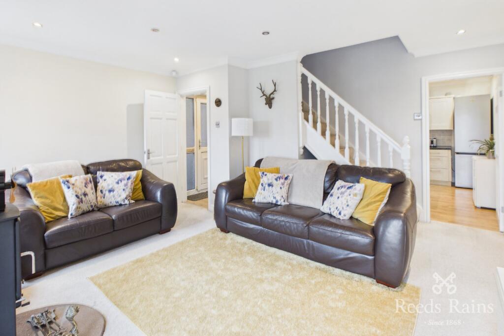 Larks Hill, Pontefract, West Yorkshire, WF8 photo 3