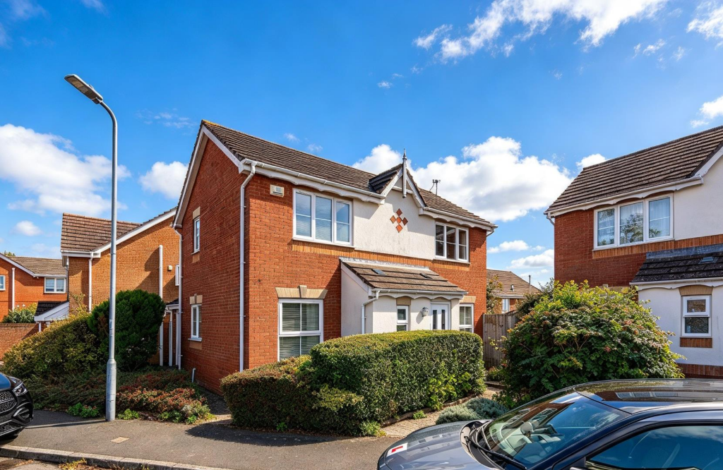 Main image of property: Heol Leubren, Barry