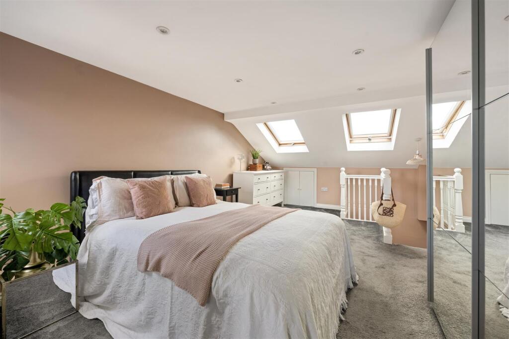Barclay Road, London - View 5