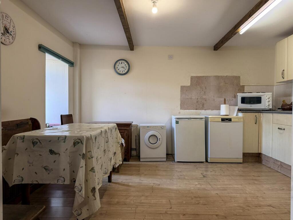 House in Exeter - View 4