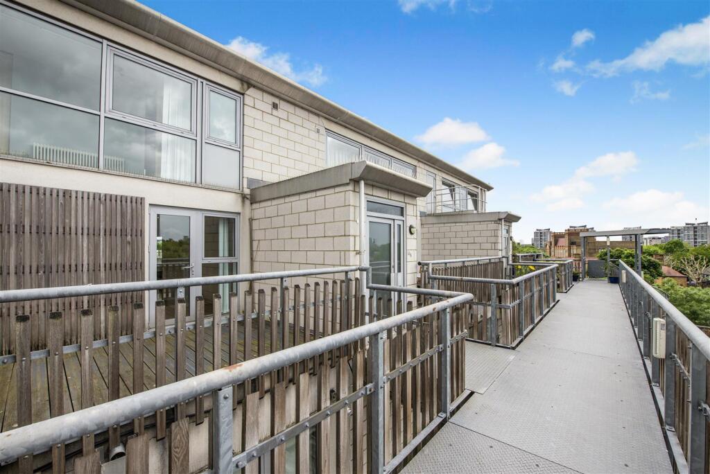 4 bedroom penthouse for rent