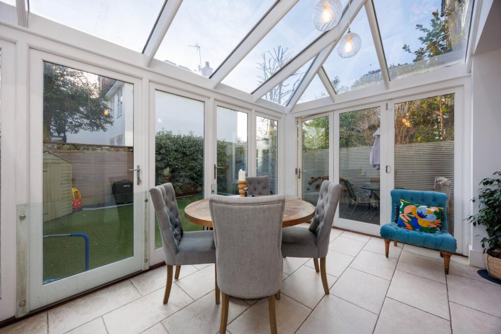 Apartment in London - View 5