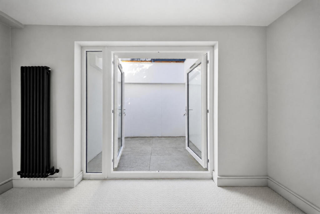 Apartment in London - View 5