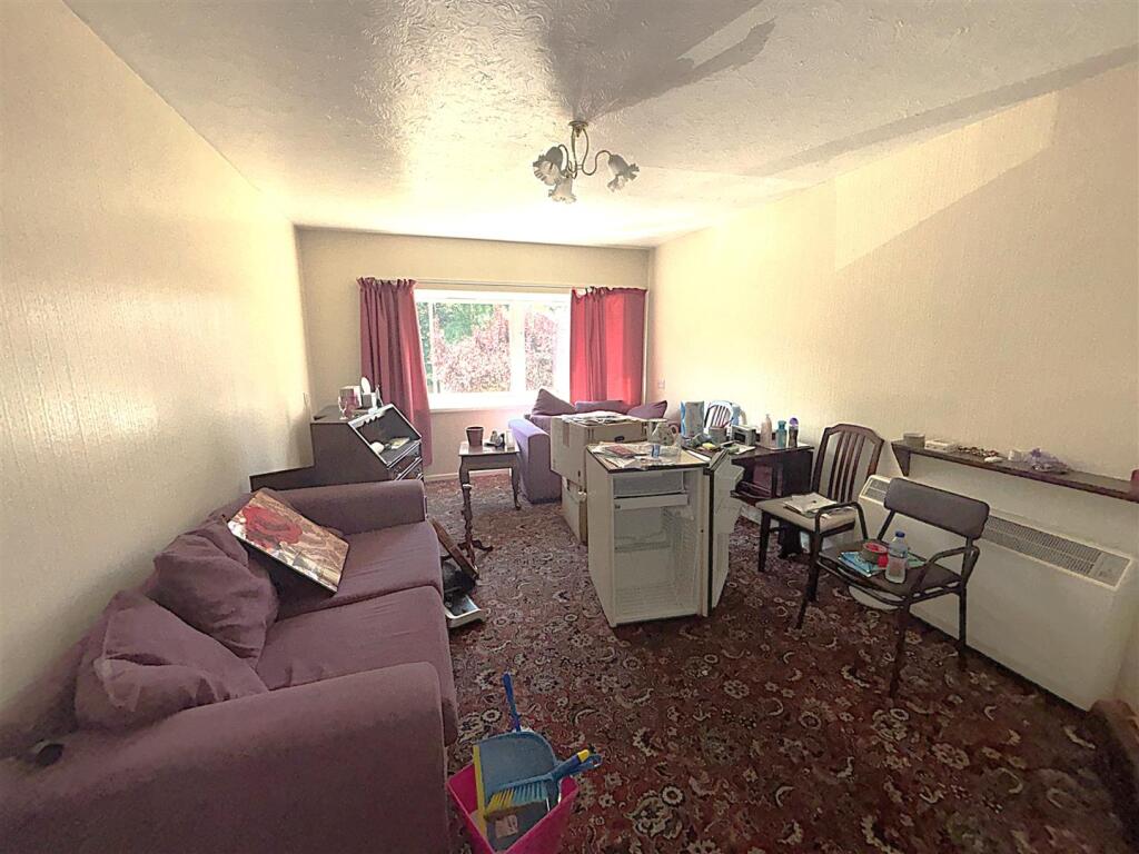 Apartment in London - View 3