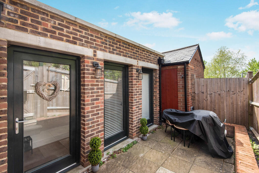 Main image of property: Lyles Row, Hitchin, SG4