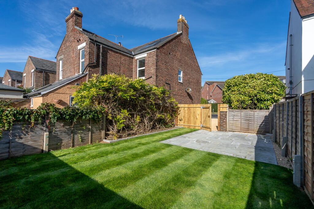 Spitalfield Lane, Chichester, PO19 - View 5