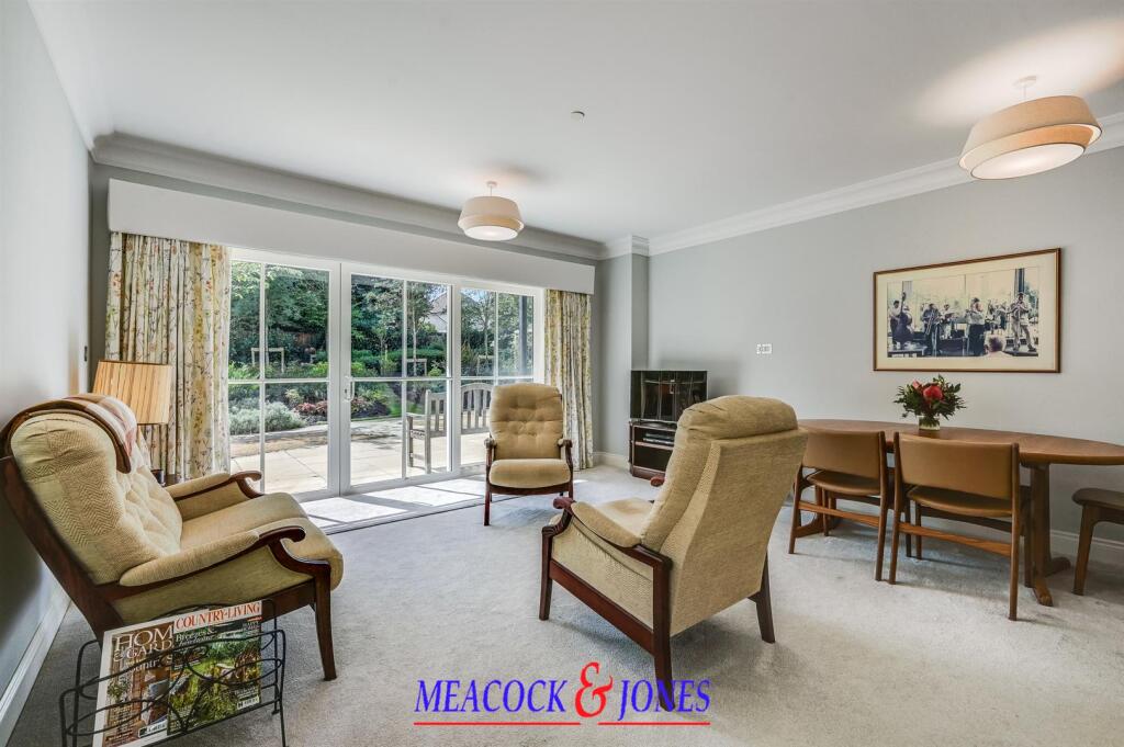 Apartment in Chelmsford - View 4