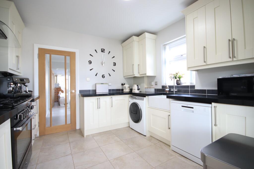 Burcot Gardens, Maidenhead photo 3