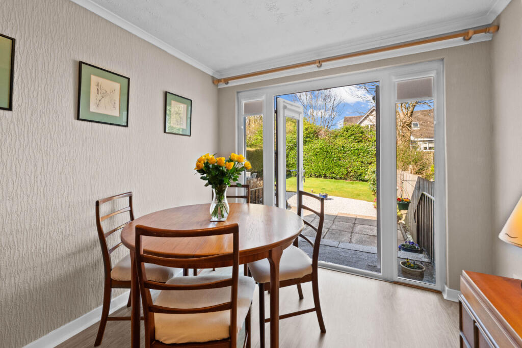 House in Bearsden, Kessington, East Dunbartonshire - More