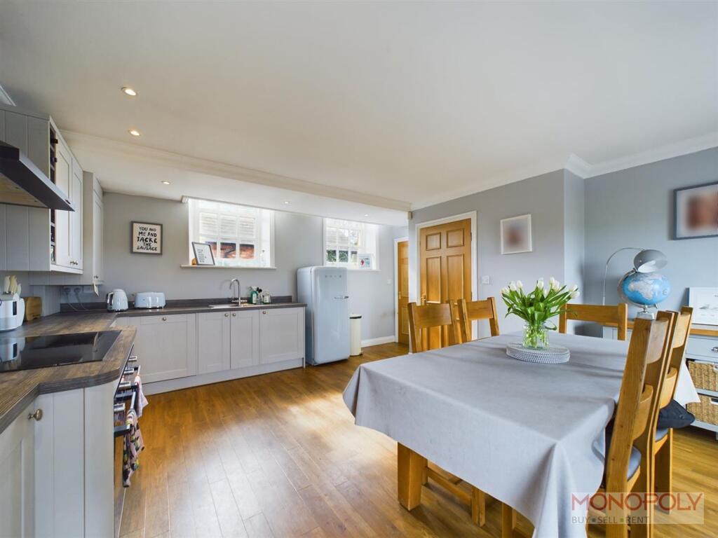 Croeshowell Hill, Rossett, LL12 - View 4