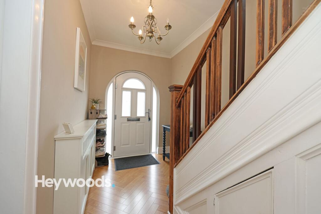 House in Stoke-on-Trent - More