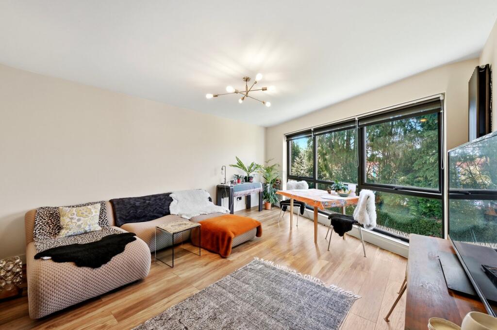 Apartment in Weybridge - View 2