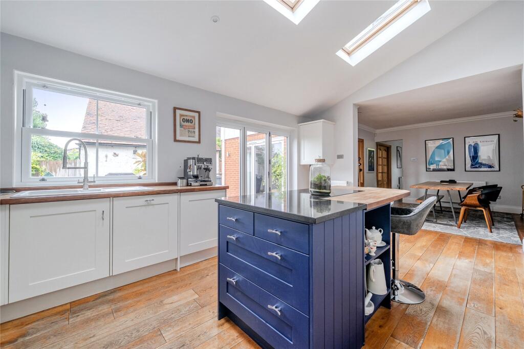 House in Surrey Heath, Windlesham - View 4