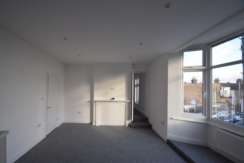 Apartment in Southend-on-Sea - More