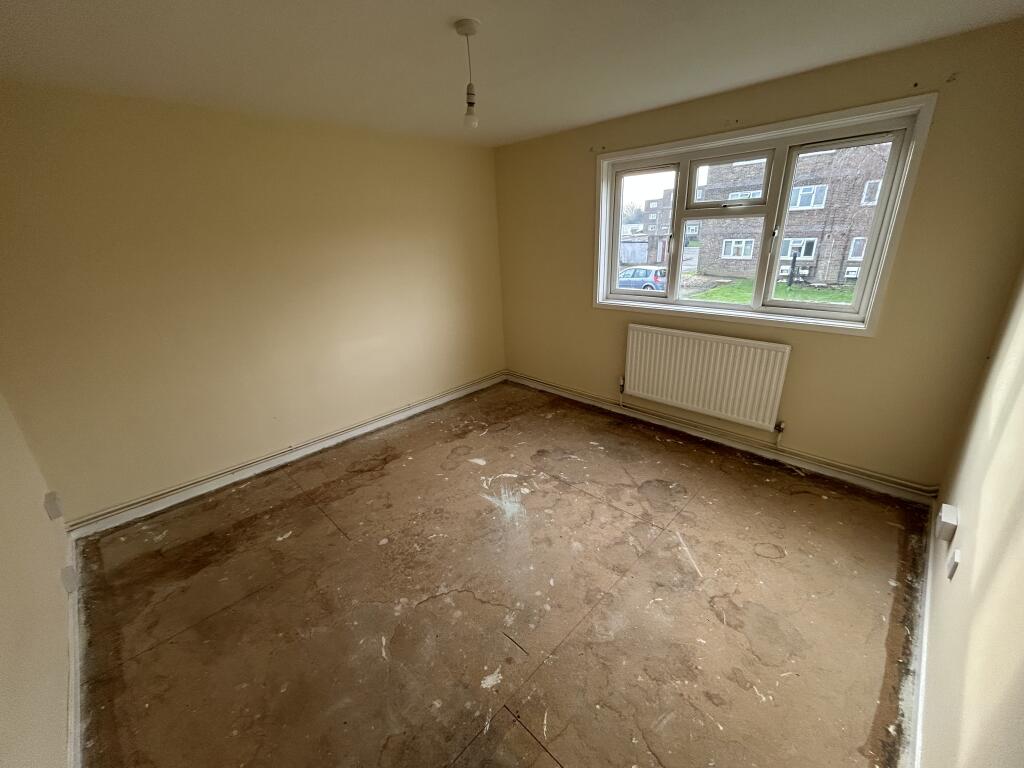 43 Regent Close, Eaton Socon, St. Neots PE19 8DT photo 3