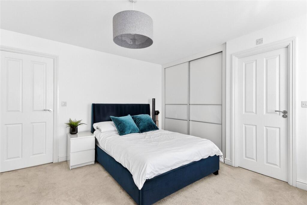 Jaguar Lane, Bracknell, Berkshire, RG12 photo 5