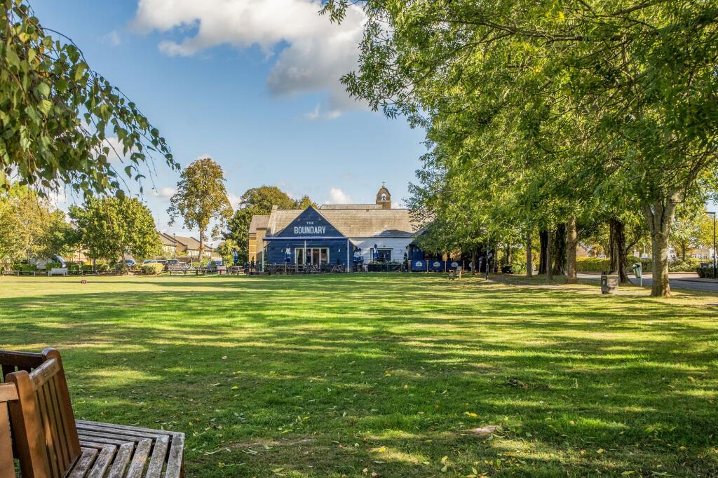 Apartment in Tandridge, Caterham-on-the-Hill - View 4