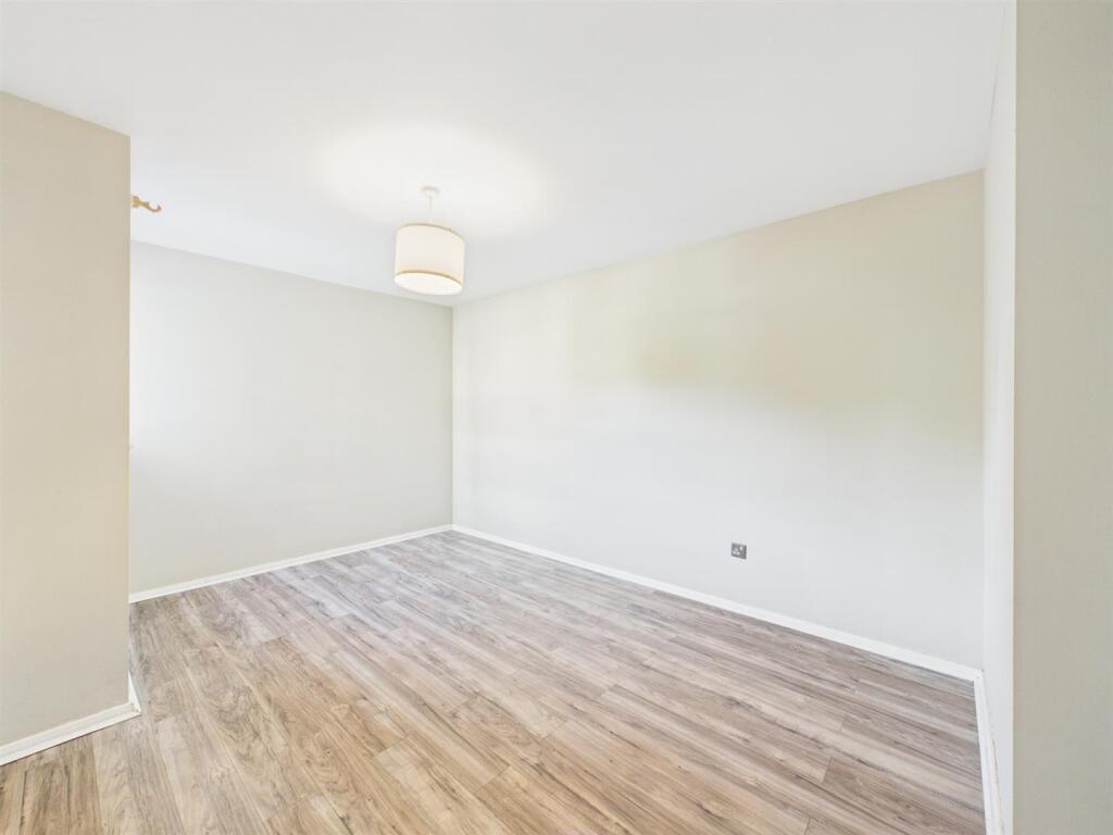 Apartment in North Tyneside, North East - More
