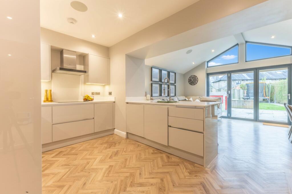 17 Castle Oval, Kendal photo 2