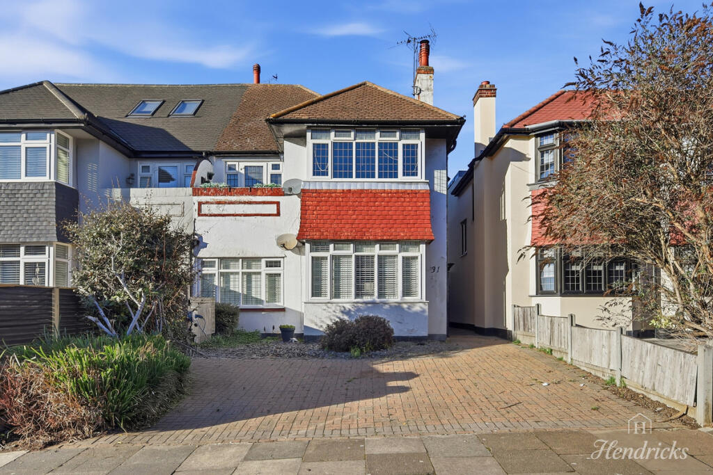 Main image of property: Crowstone Avenue, Westcliff-on-sea, SS0 8