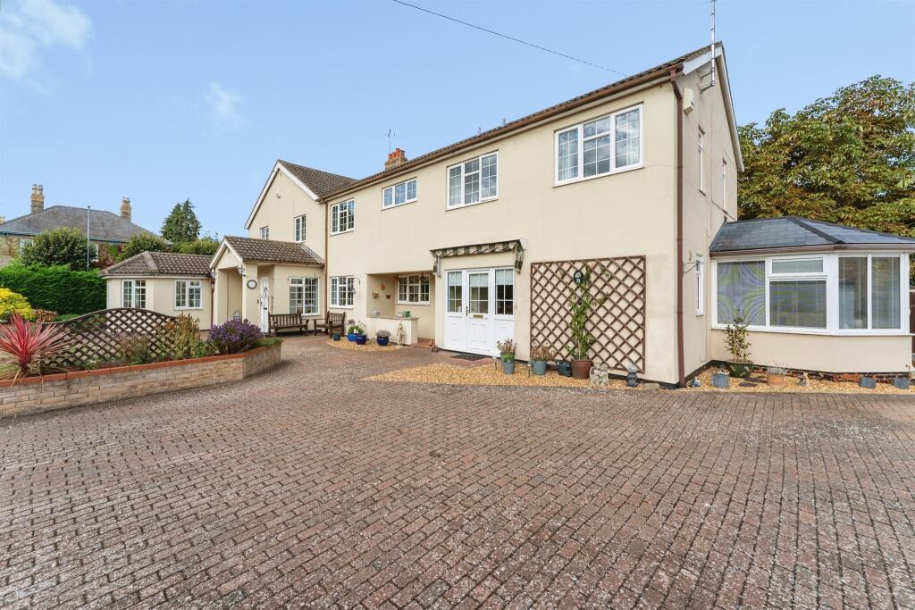 House in Peterborough - View 2