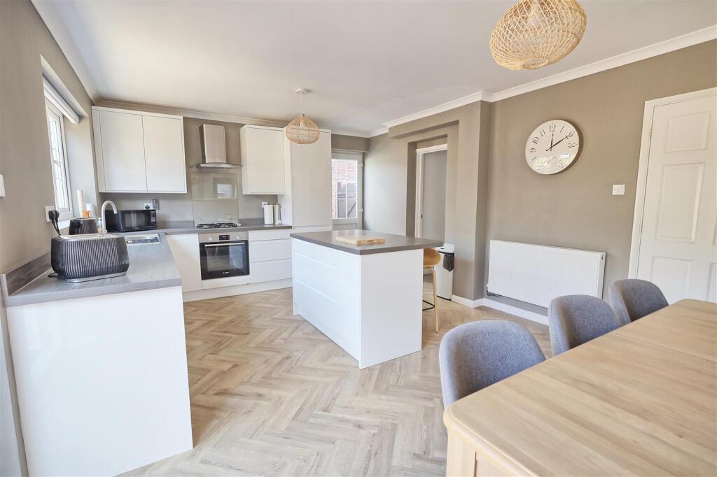 House in Ware, Kings Hill - View 2