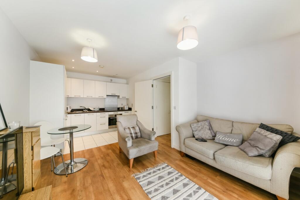 Forge Square, Isle Of Dogs, London, E14 photo 2