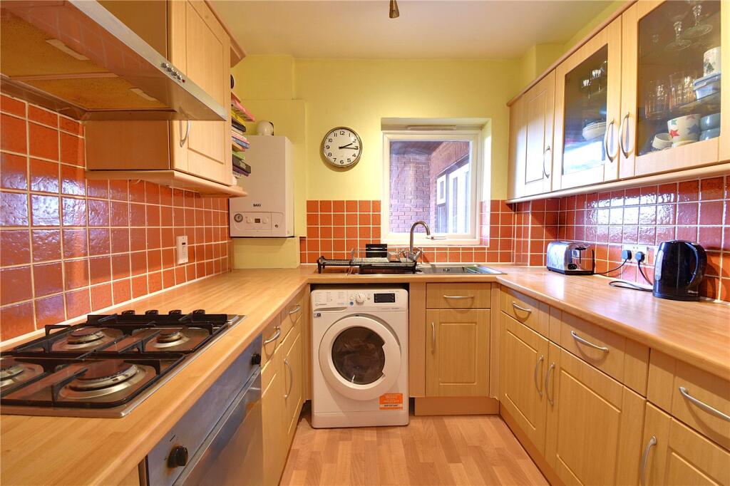 Apartment in Watford - View 3