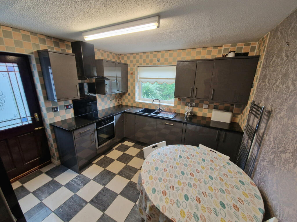 Wolsey Close, Cleveleys, FY5 - More