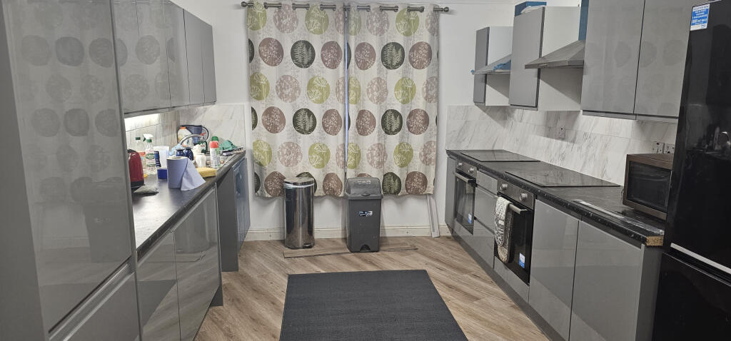 Main image of property: Freshfield Close, Norwich, NR5 8RA