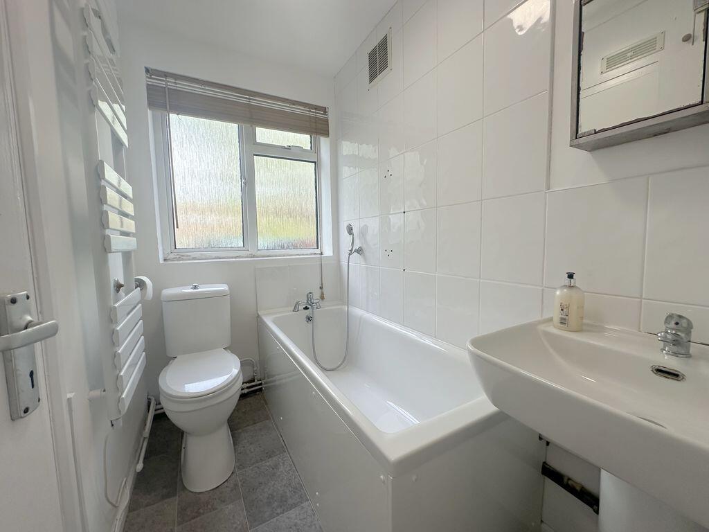 Dugdale Hill Lane, Potters Bar, Hertfordshire, EN6 2DW photo 2
