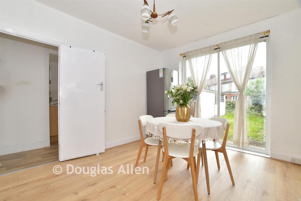 House in Romford - More