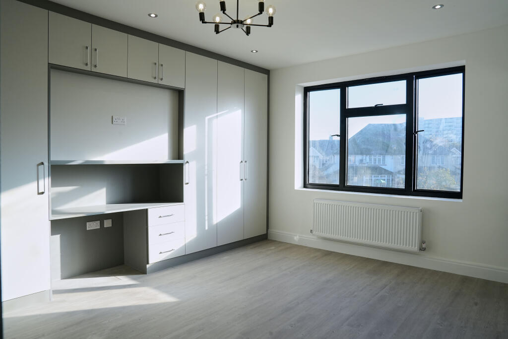 House in Twickenham - View 4
