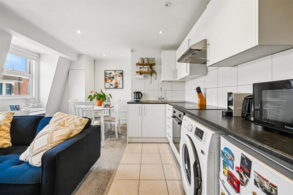 Apartment in London - View 4