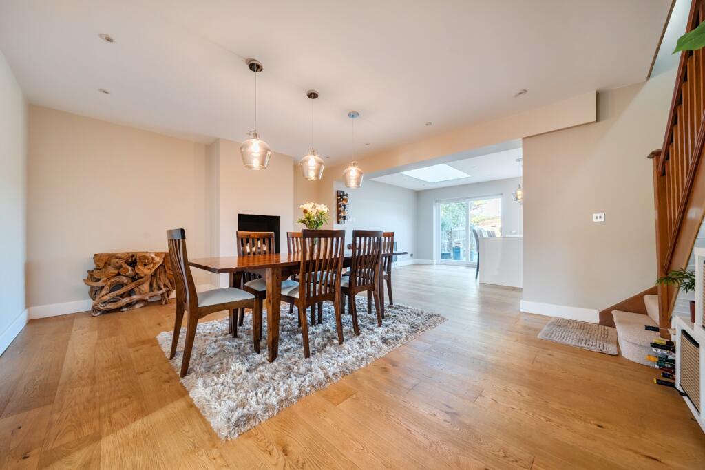 Oak Hill, Wood Street Village, Guildford, Surrey, GU3 photo 4