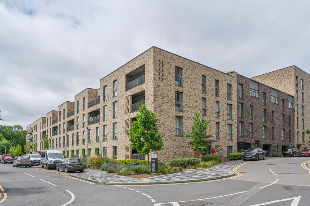 2-bed flat on Mahindra Way, Beckton, LONDON, E6, £365,000