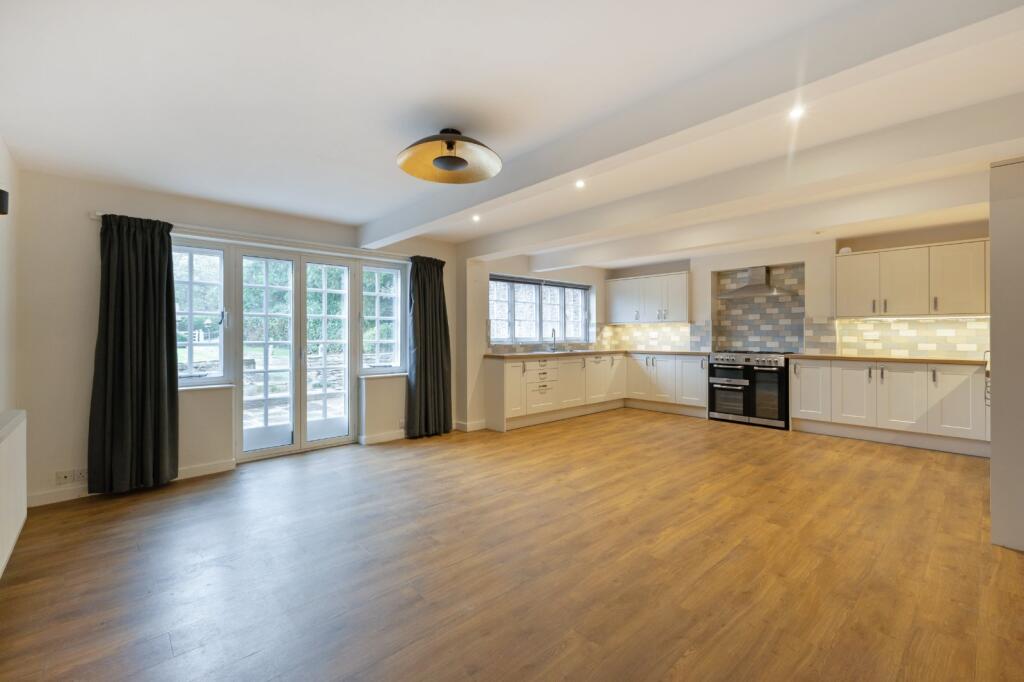 House in Redhill - View 4
