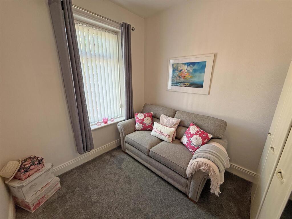Apartment in North Tyneside, North East - More