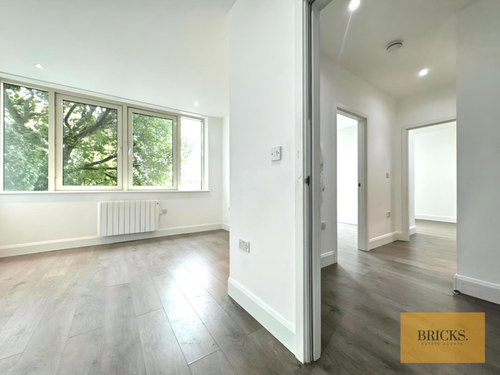 Main image of property: 55 Key Point, High Street, Potters Bar