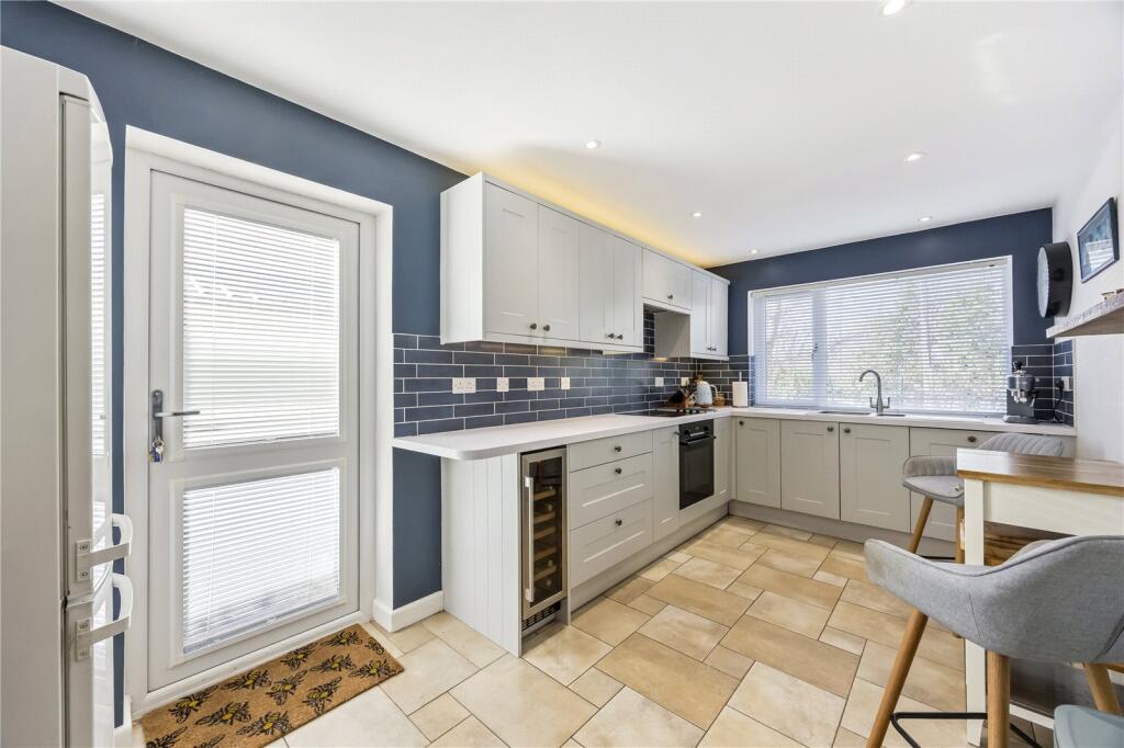 Kensington Avenue, Cheltenham, Gloucestershire, GL50 photo 2