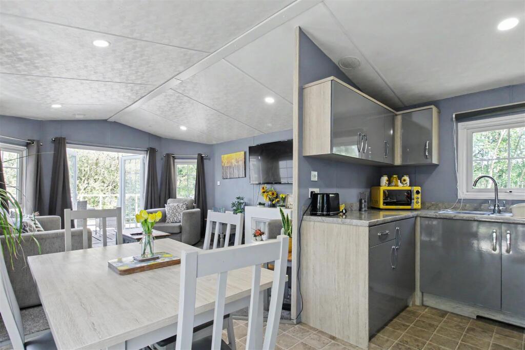 House in Peterborough - View 4