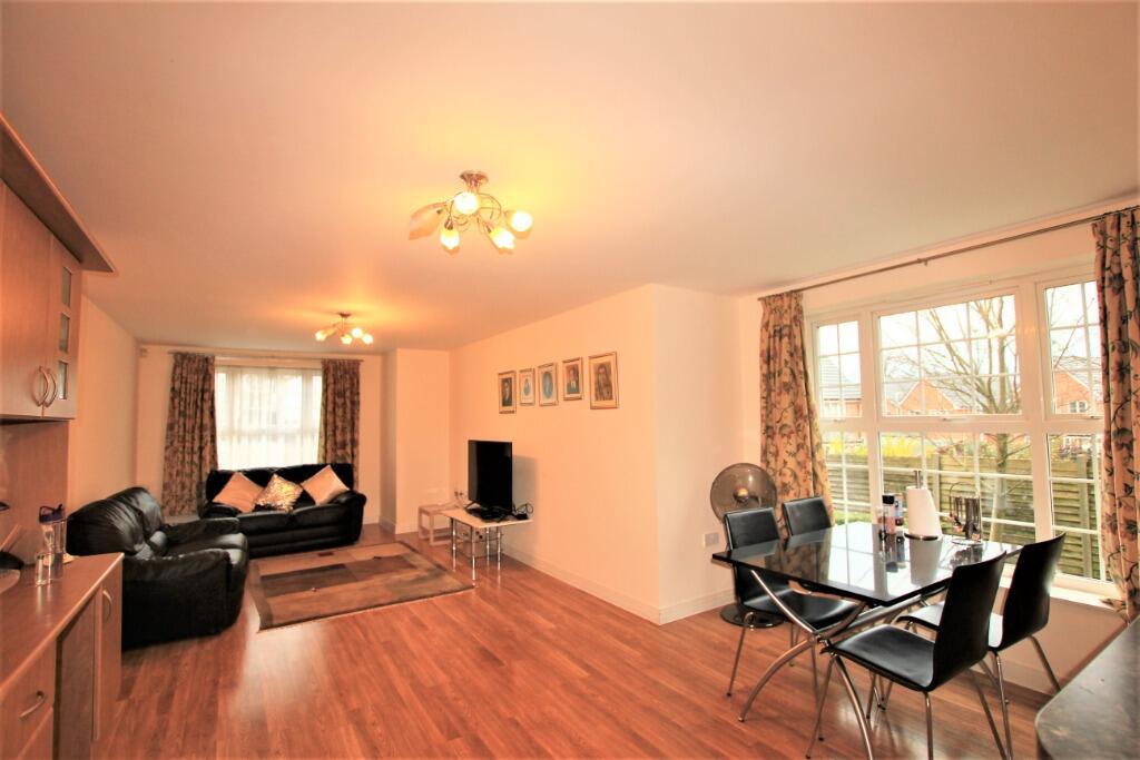 Apartment in Watford - View 2