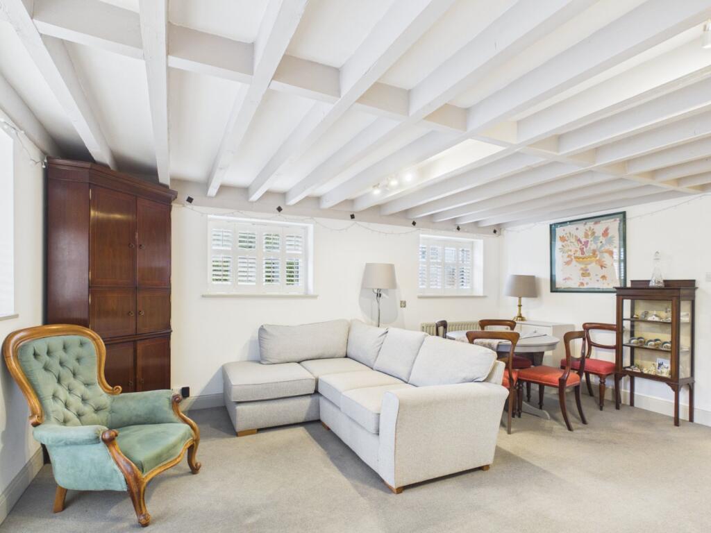 House in Twickenham - View 4